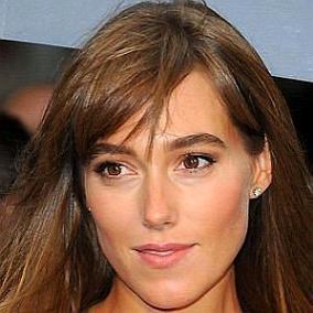 facts on Jacqui Ainsley