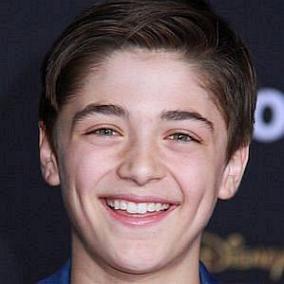 facts on Asher Angel