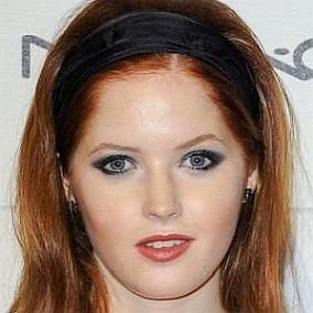 facts on Ellie Bamber
