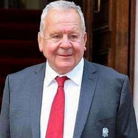 facts on Bill Beaumont