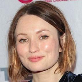 Emily Browning facts