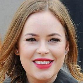 facts on Tanya Burr
