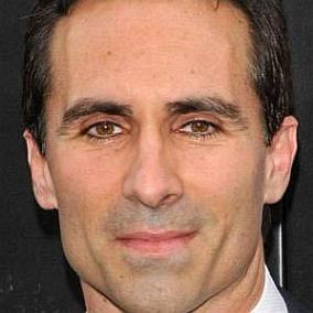 facts on Nestor Carbonell