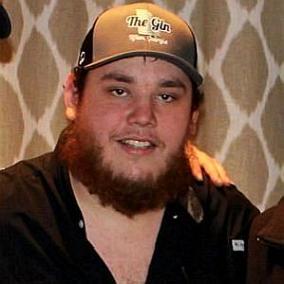 Luke Combs: Top 10 Facts You Need to Know | FamousDetails