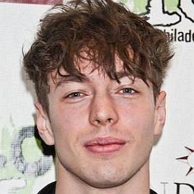 Barns Courtney facts