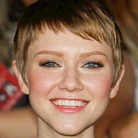 facts on Valorie Curry