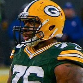facts on Mike Daniels