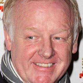facts on Les Dennis