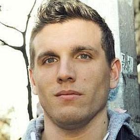 facts on Chris Distefano
