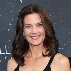 facts on Terry Farrell