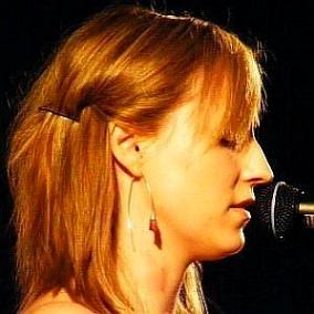 facts on Julie Fowlis