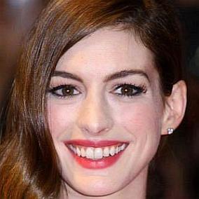 facts on Anne Hathaway