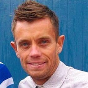 facts on Lee Hendrie