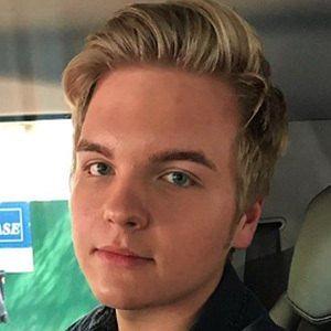 facts on Caleb Lee Hutchinson