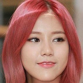 facts on Shin Hyejeong
