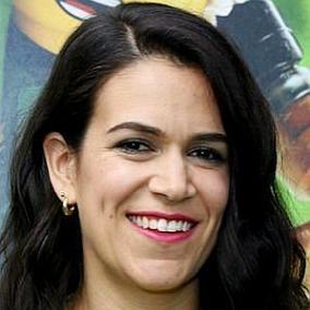 Abbi Jacobson facts