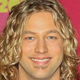 Casey James facts