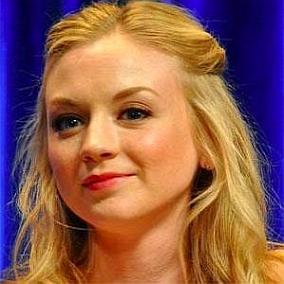 facts on Emily Kinney