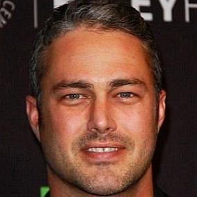Taylor Kinney facts