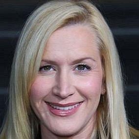 Angela Kinsey facts