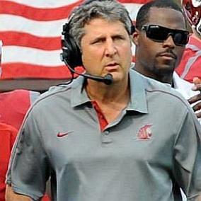 facts on Mike Leach