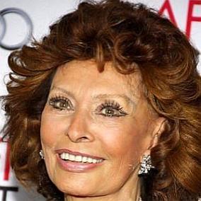 facts on Sophia Loren