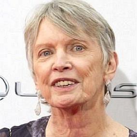 facts on Lois Lowry