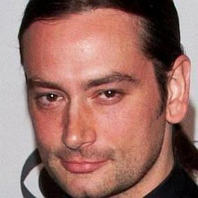 facts on Constantine Maroulis