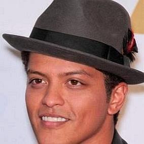 Bruno Mars: Top 10 Facts You Need to Know | FamousDetails