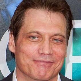 facts on Holt McCallany