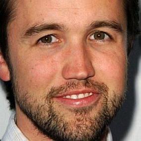 facts on Rob McElhenney