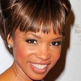 facts on Elise Neal