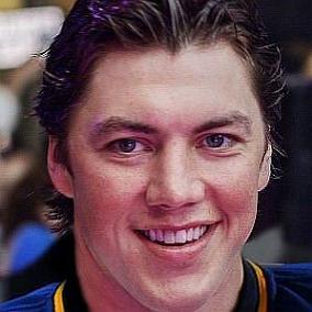 facts on T.J. Oshie