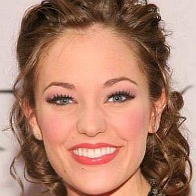 facts on Laura Osnes