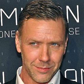 facts on Mikael Persbrandt