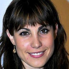 Carly Pope facts