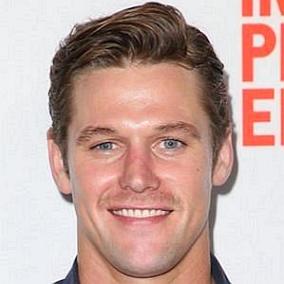 Zach Roerig facts