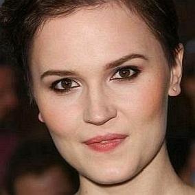 facts on Veronica Roth