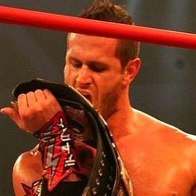 facts on Alex Shelley