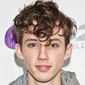 facts on Troye Sivan