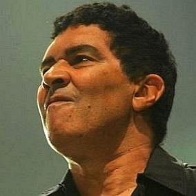 facts on Pat Smear