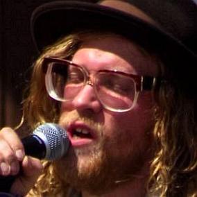 facts on Allen Stone