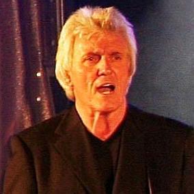 Bruce Welch facts